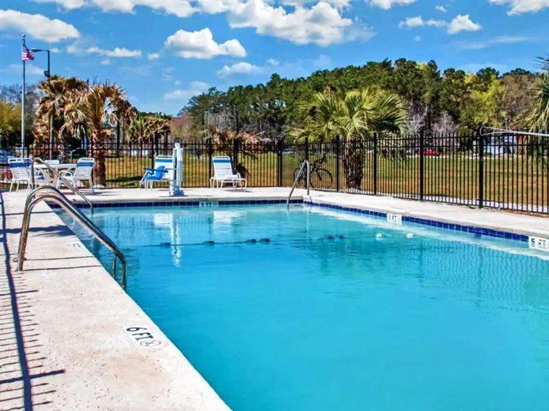 Days Inn By Wyndham Savannah Gateway I-95 乔治敦 外观 照片