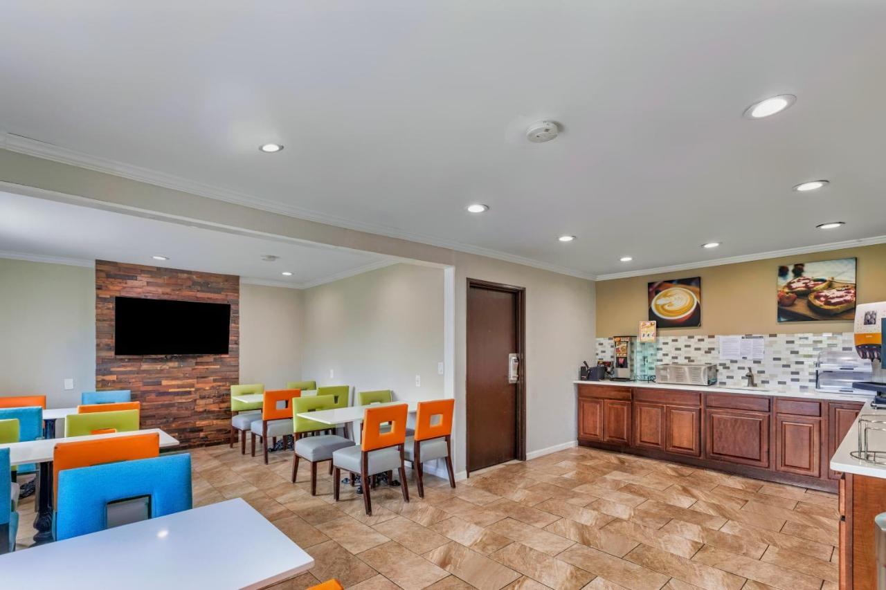 Days Inn By Wyndham Savannah Gateway I-95 乔治敦 外观 照片