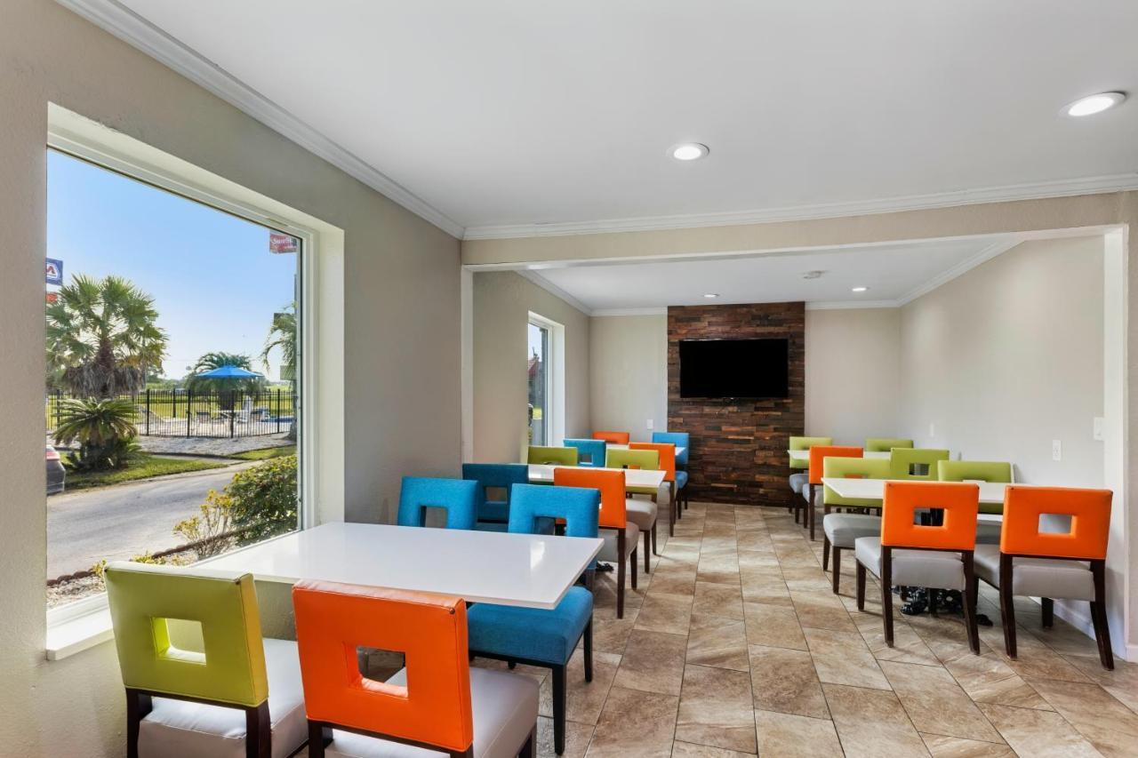 Days Inn By Wyndham Savannah Gateway I-95 乔治敦 外观 照片