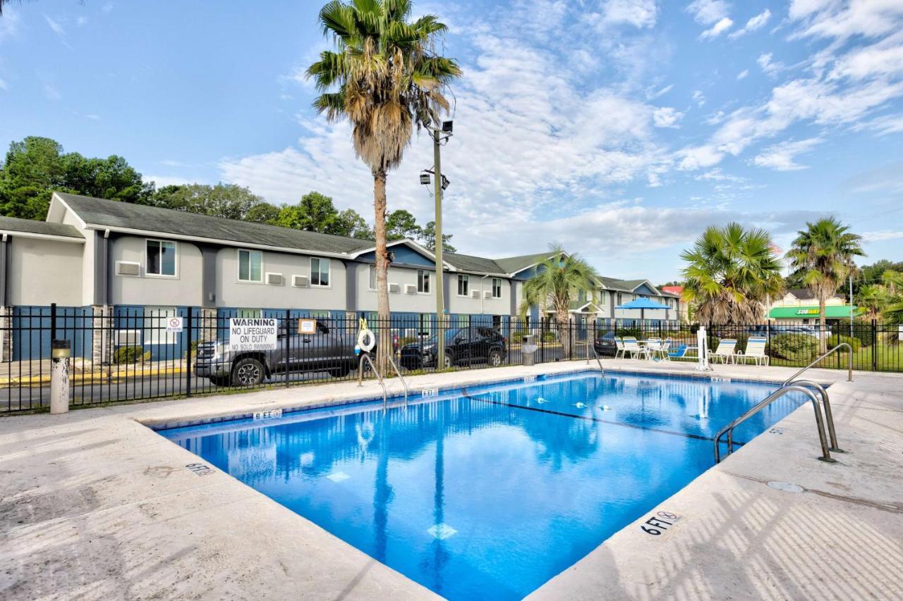 Days Inn By Wyndham Savannah Gateway I-95 乔治敦 外观 照片