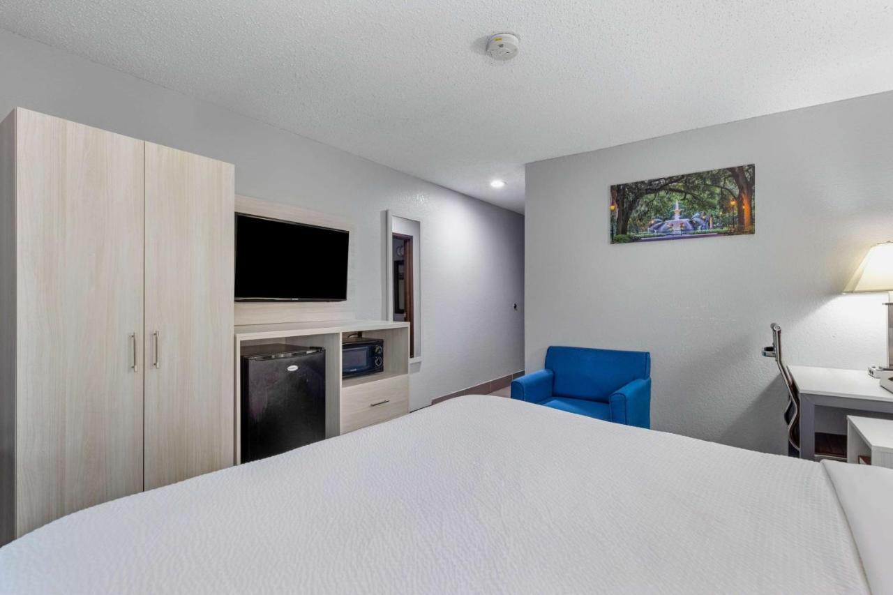 Days Inn By Wyndham Savannah Gateway I-95 乔治敦 外观 照片