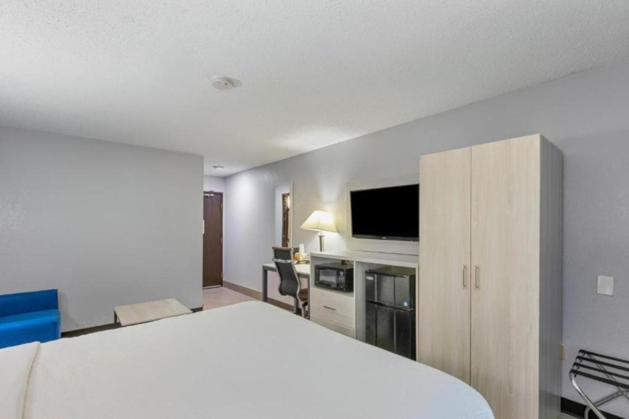 Days Inn By Wyndham Savannah Gateway I-95 乔治敦 外观 照片